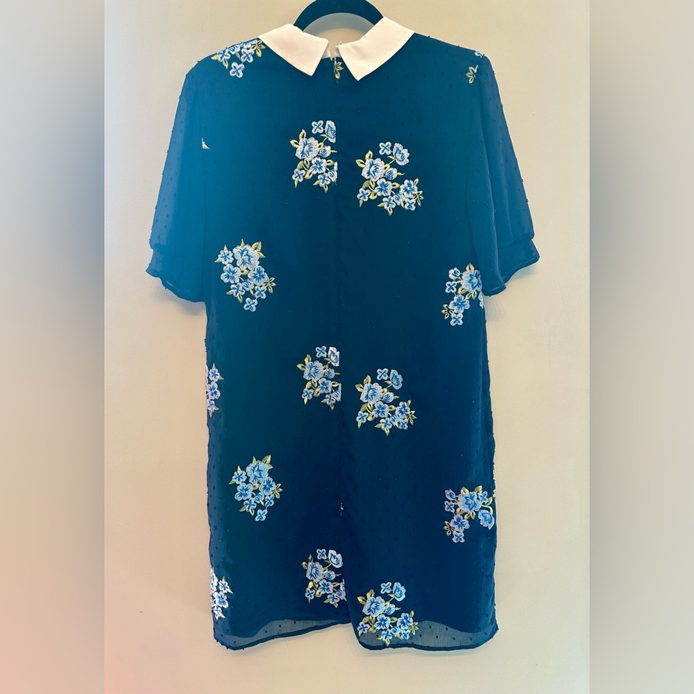 CeCe Blue and White Floral Dress w/ Peter Pan Collar Size 6 - Picture 5 of 5